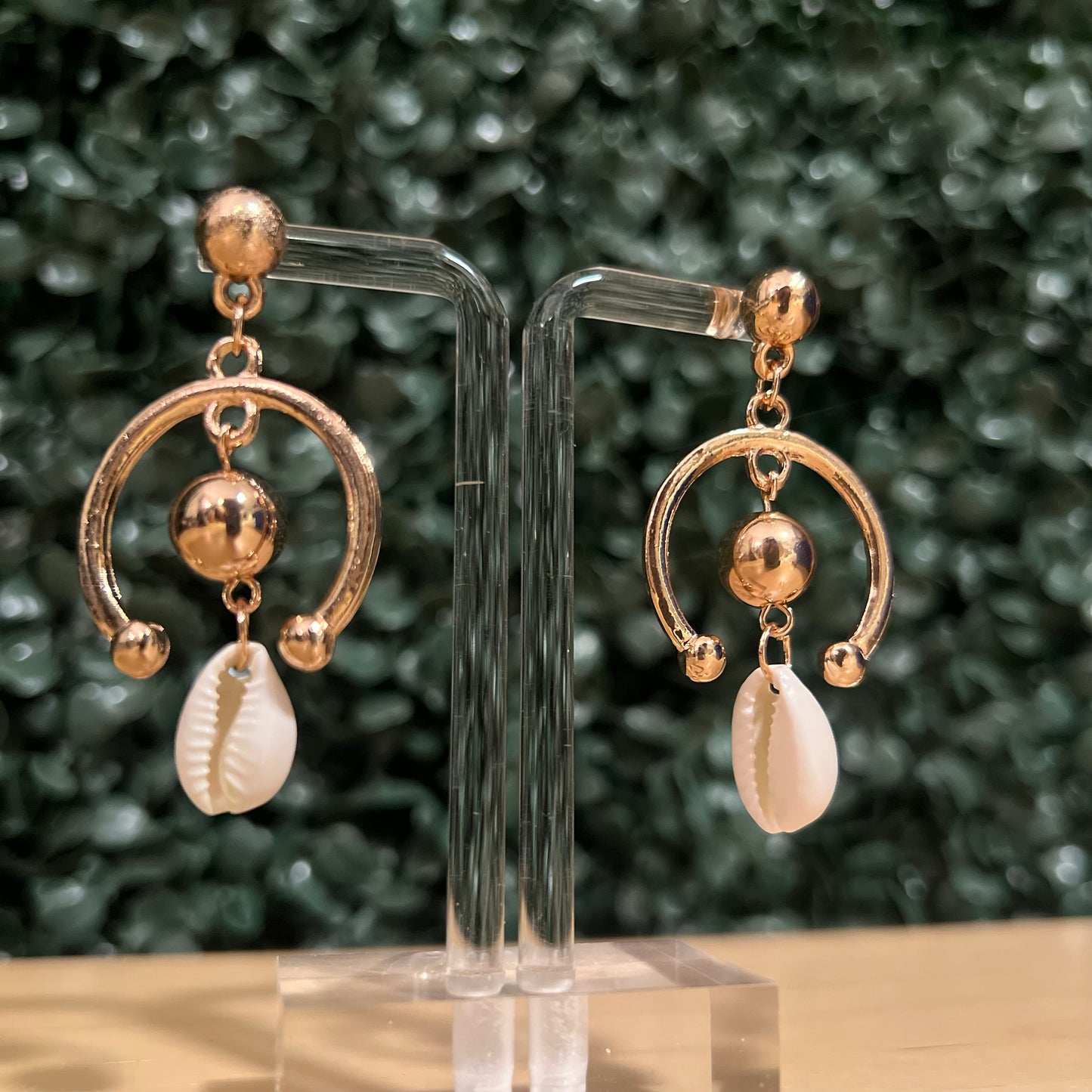 Hook & Shell Dangling Earrings