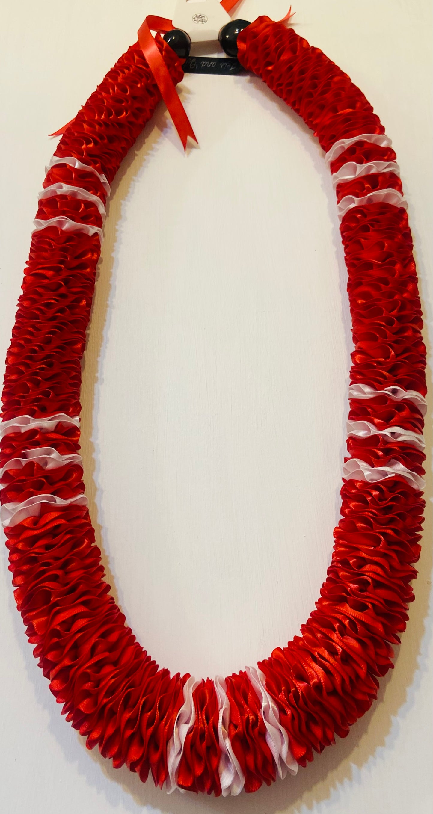 Carnation Stripe Ribbon Lei (2 colors)