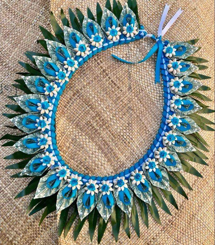Royal Money Lei