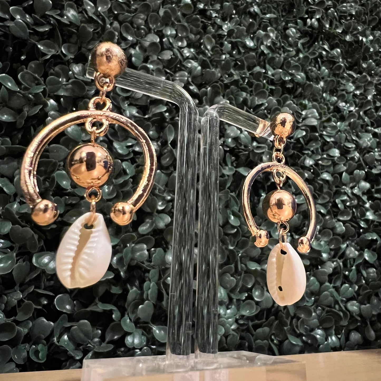 Hook & Shell Dangling Earrings