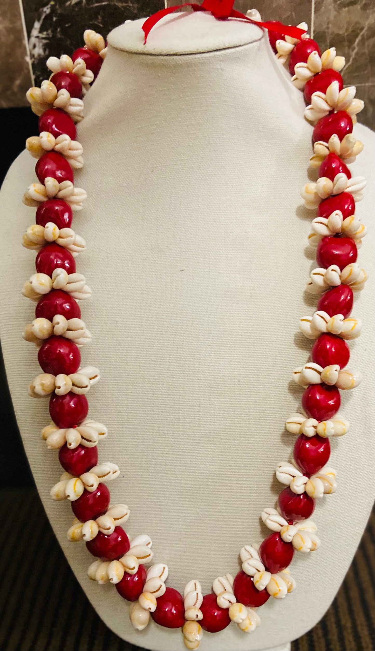 Kukui Nut and Shell Lei