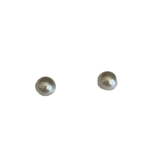Pearl Stud Earrings - Cream